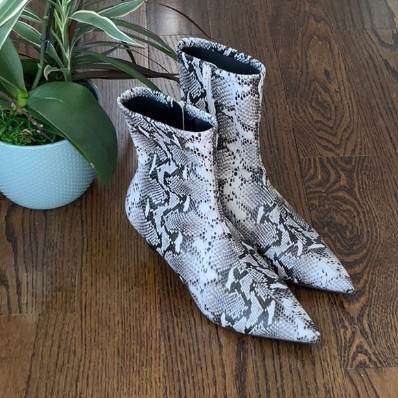 Shoes - Faux Snakeskin Boots | 10M
